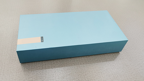 备受喜爱的化妆品包装盒天地盖