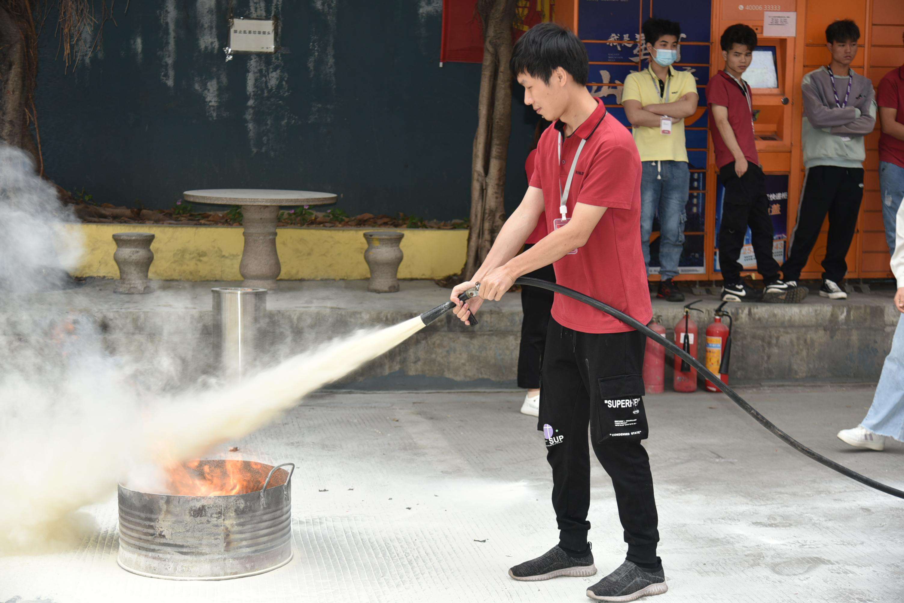 万利科技夏季消防演习