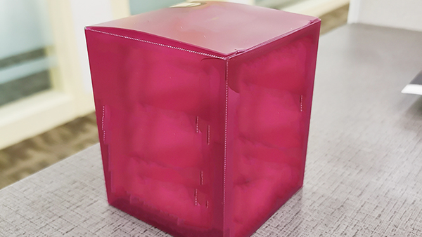 防刮花处理化妆品包装盒哪种好?用覆哑油还是覆亚膜好?