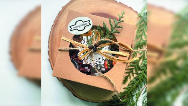 开窗包装礼盒成为熟食店吸引顾客亮点